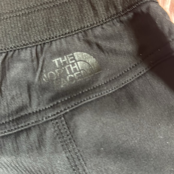 The North Face black shorts size medium elastic waist - Picture 5 of 5